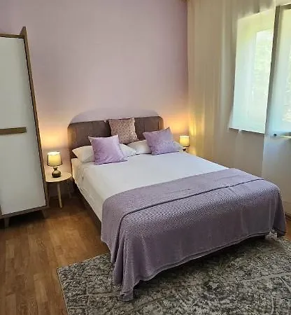 Zlata Poljica (Trogir)